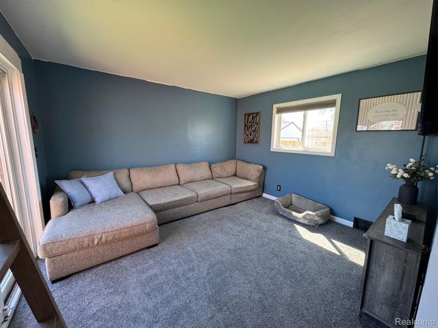 32440 Firwood Drive, Warren, MI 48088