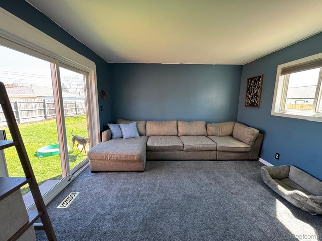 32440 Firwood Drive, Warren, MI 48088