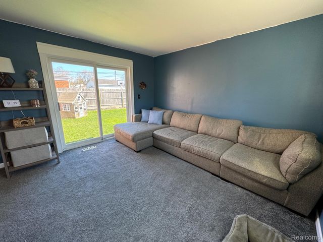 32440 Firwood Drive, Warren, MI 48088