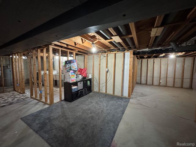 32440 Firwood Drive, Warren, MI 48088