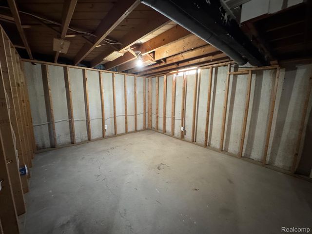 32440 Firwood Drive, Warren, MI 48088