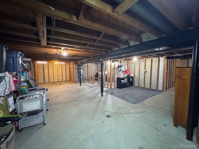 32440 Firwood Drive, Warren, MI 48088