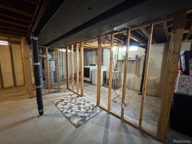 32440 Firwood Drive, Warren, MI 48088