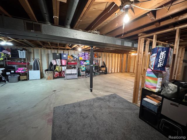 32440 Firwood Drive, Warren, MI 48088