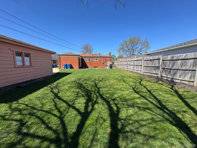 32440 Firwood Drive, Warren, MI 48088