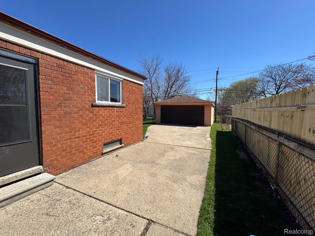 32440 Firwood Drive, Warren, MI 48088