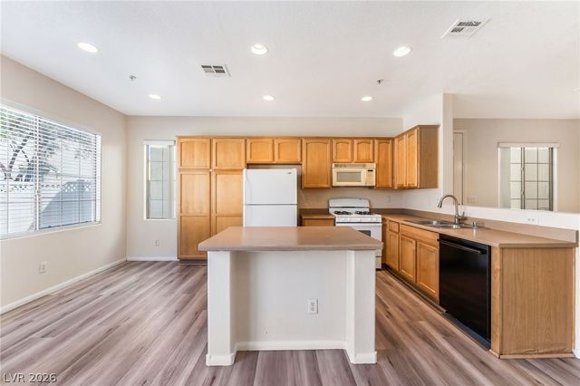 6425 BUTTERCUP CREEK Street, North Las Vegas, NV 89084