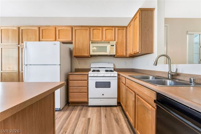 6425 BUTTERCUP CREEK Street, North Las Vegas, NV 89084