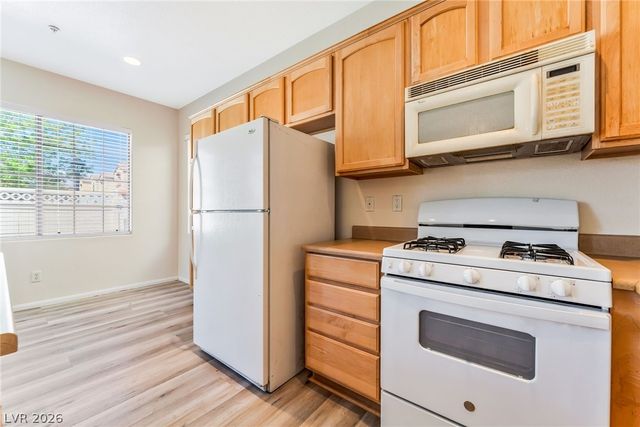 6425 BUTTERCUP CREEK Street, North Las Vegas, NV 89084