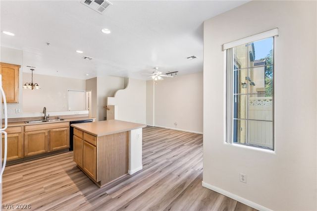 6425 BUTTERCUP CREEK Street, North Las Vegas, NV 89084