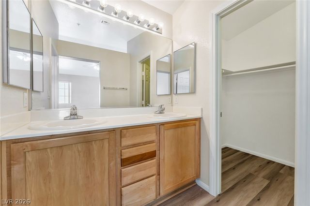 6425 BUTTERCUP CREEK Street, North Las Vegas, NV 89084