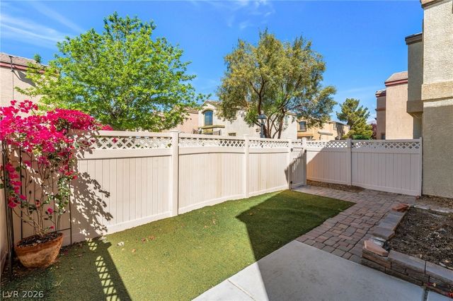 6425 BUTTERCUP CREEK Street, North Las Vegas, NV 89084