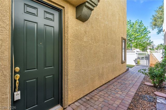 6425 BUTTERCUP CREEK Street, North Las Vegas, NV 89084