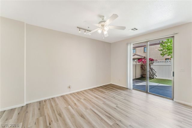 6425 BUTTERCUP CREEK Street, North Las Vegas, NV 89084