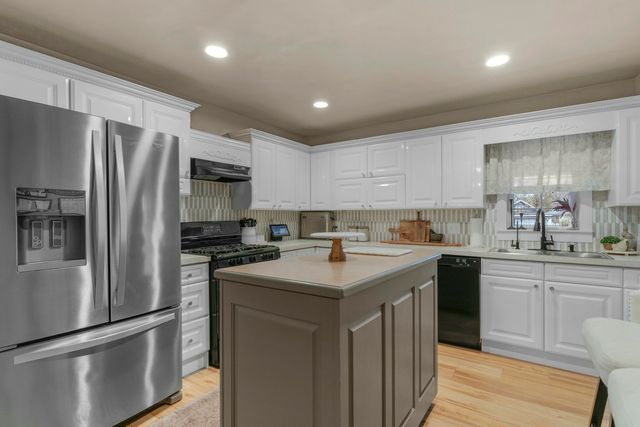 104 East Robberson Street, Willard, MO 65781