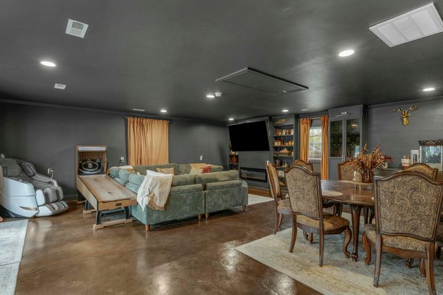 104 East Robberson Street, Willard, MO 65781