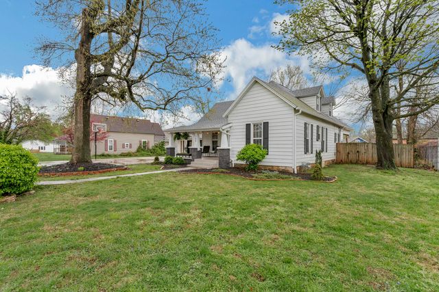 104 East Robberson Street, Willard, MO 65781