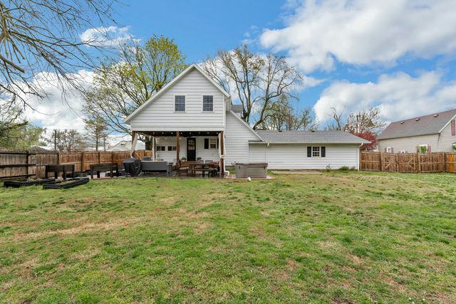 104 East Robberson Street, Willard, MO 65781