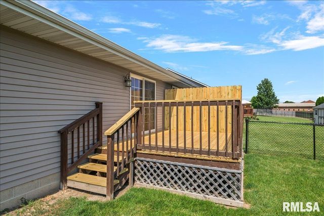 418 E SPRUCE Street, Chatham, IL 62629