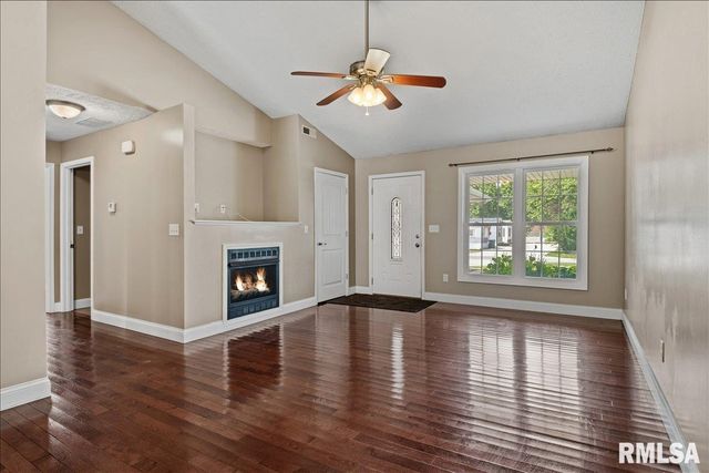 418 E SPRUCE Street, Chatham, IL 62629