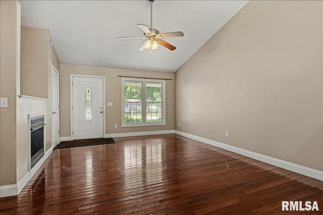 418 E SPRUCE Street, Chatham, IL 62629