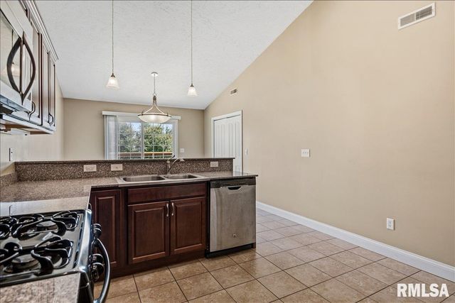 418 E SPRUCE Street, Chatham, IL 62629