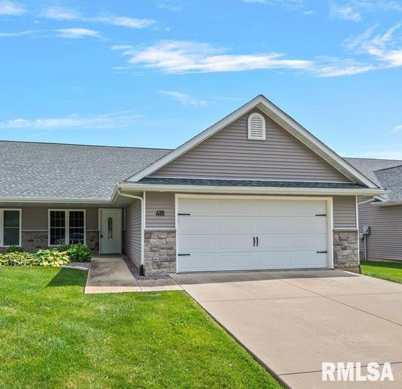 418 E SPRUCE Street, Chatham, IL 62629