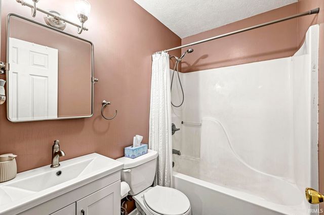 1911 S Ironwood Drive, South Bend, IN 46613