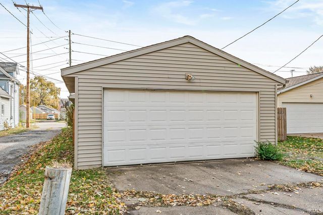 1911 S Ironwood Drive, South Bend, IN 46613