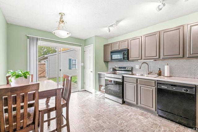 1911 S Ironwood Drive, South Bend, IN 46613