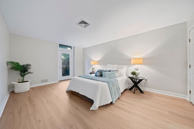 100 Parks St 27, Duxbury, MA 02332