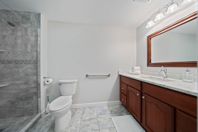 100 Parks St 27, Duxbury, MA 02332