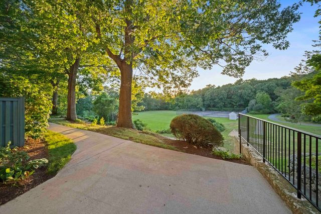 100 Parks St 27, Duxbury, MA 02332