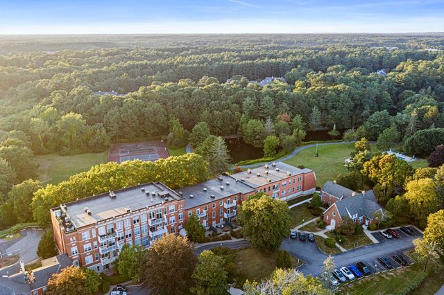 100 Parks St 27, Duxbury, MA 02332