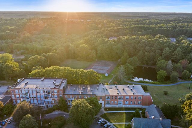 100 Parks St 27, Duxbury, MA 02332