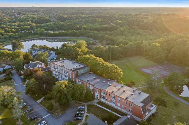 100 Parks St 27, Duxbury, MA 02332