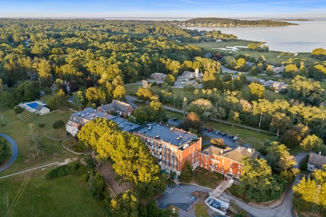 100 Parks St 27, Duxbury, MA 02332