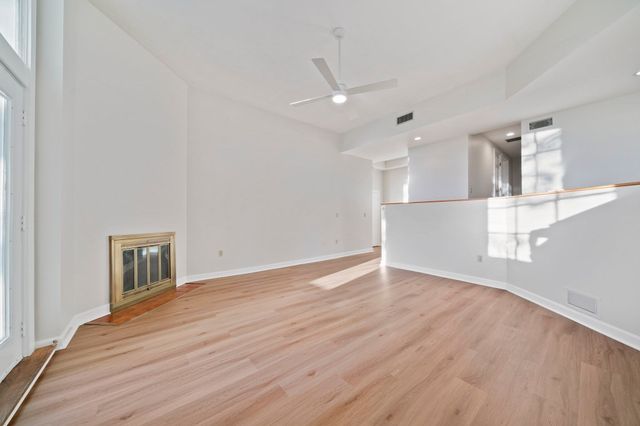 100 Parks St 27, Duxbury, MA 02332