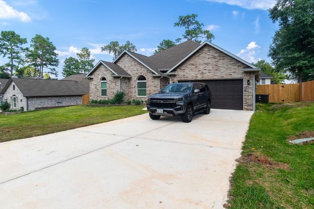 1460 River Oaks Drive, Huntsville, TX 77340