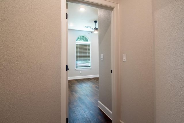 1460 River Oaks Drive, Huntsville, TX 77340