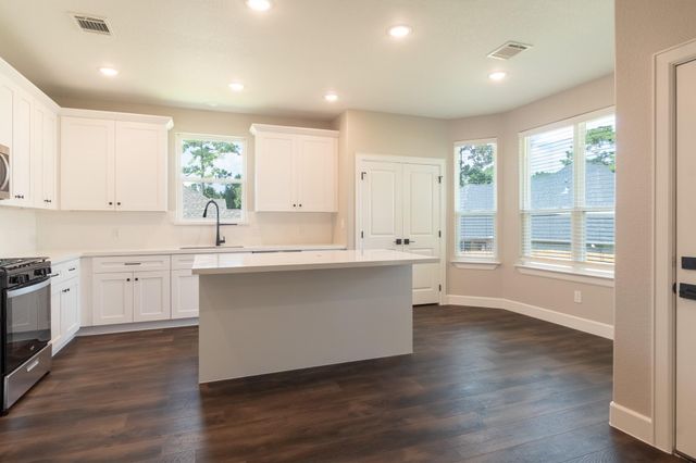 1460 River Oaks Drive, Huntsville, TX 77340