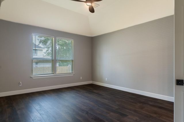 1460 River Oaks Drive, Huntsville, TX 77340