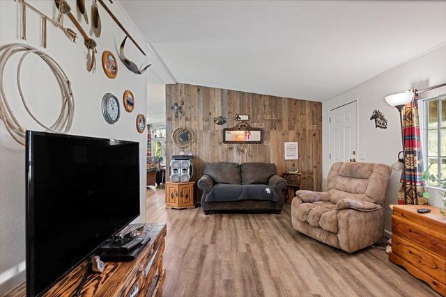 5680 Ashwood Ln, Marysville, CA 95901