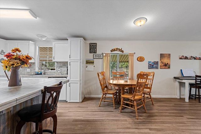 5680 Ashwood Ln, Marysville, CA 95901