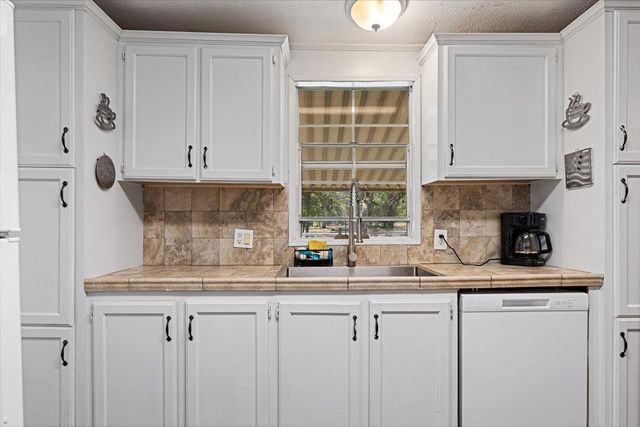 5680 Ashwood Ln, Marysville, CA 95901