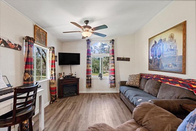 5680 Ashwood Ln, Marysville, CA 95901