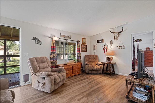 5680 Ashwood Ln, Marysville, CA 95901