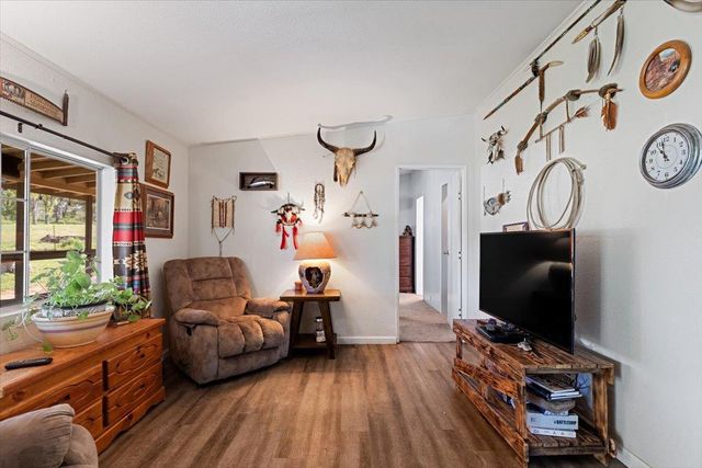 5680 Ashwood Ln, Marysville, CA 95901