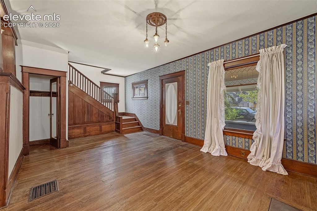 116 E Columbia Street, Colorado Springs, CO 80907 — photo 4