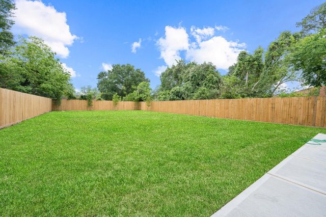 835 Paul Quinn Street B, Houston, TX 77091